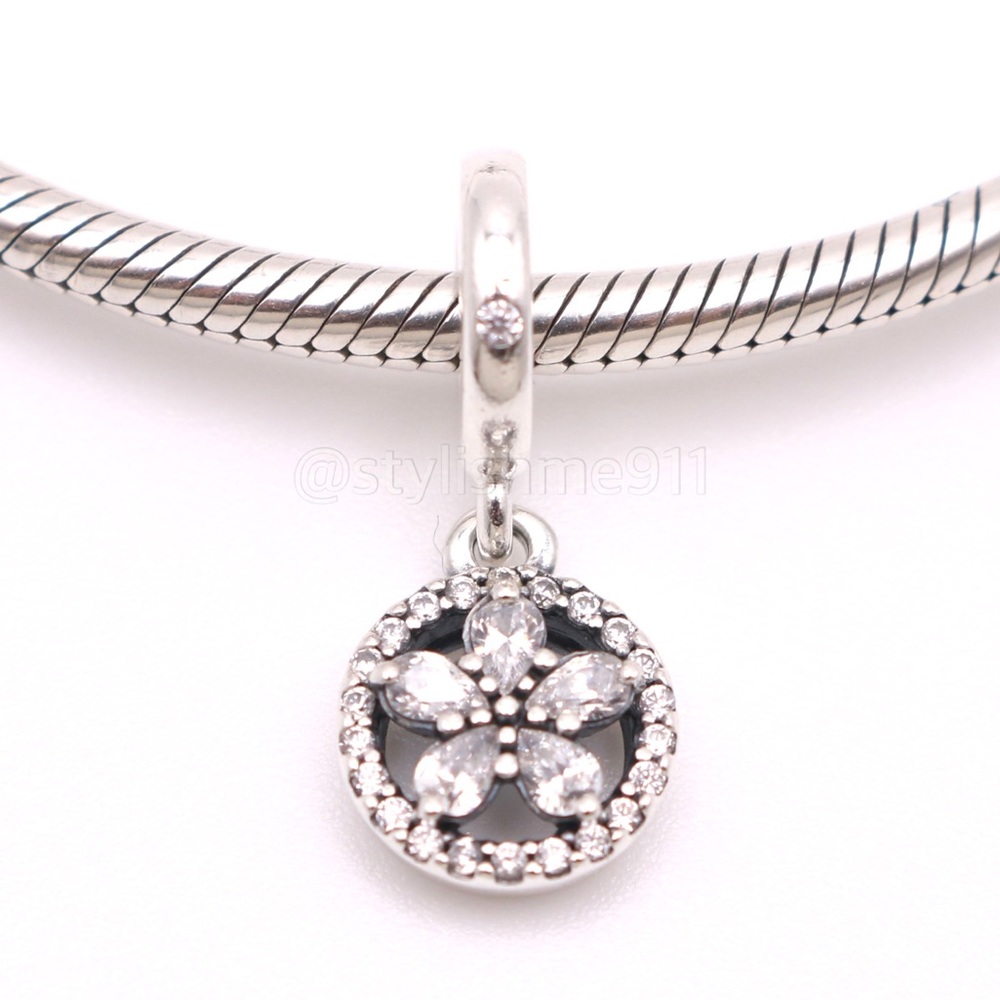 Authentic PANDORA Sterling Silver Sparkling Snowflake Circle Dangle Charm - Picture 2 of 10